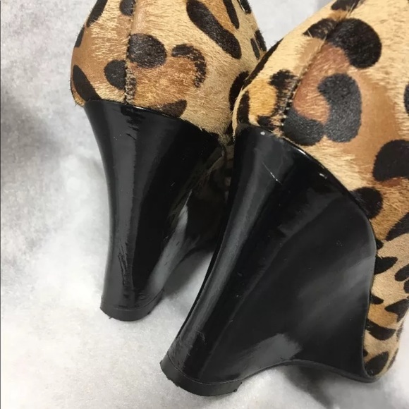 Steve Madden Calf Hair Leopard Print Wedges - Picture 3 of 6